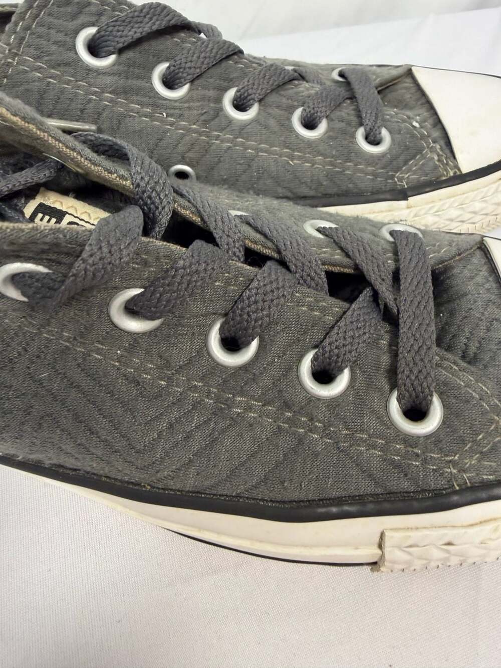 Converse Chuck Taylor All Star Low Top Sneakers in Gray Chevron Weave Pattern, S - Picture 2 of 6